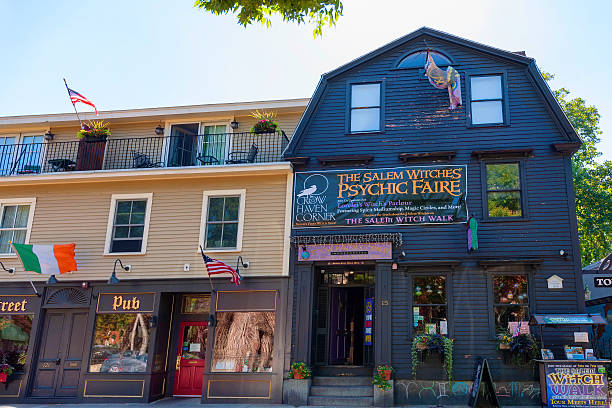 Salem Massachusetts novelity shop Salem,Massachusetts, USA - September 14, 2016: Salem Massachusetts has a variety of novelity shop which attracts tourtist who visit this famous histroical town on the east coast. salem massachusetts stock pictures, royalty-free photos & images