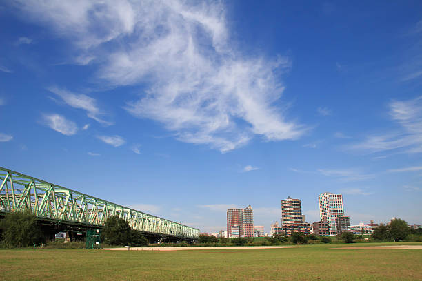 荒川の秋空 - riverbed ストックフォトと画像