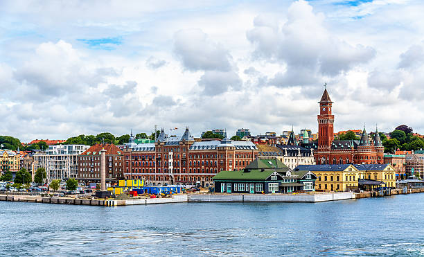 vista do centro da cidade de helsingborg - suécia - ferry terminal - fotografias e filmes do acervo