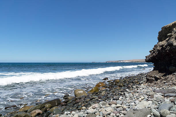 istock Awesome Wave Crest at Meloneras Beach / Spain 614205434