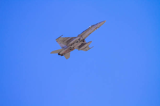 us navy f-18 flight squadron - fomration imagens e fotografias de stock