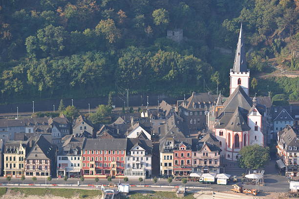 ferry de st. goar - rheinfels fotografías e imágenes de stock