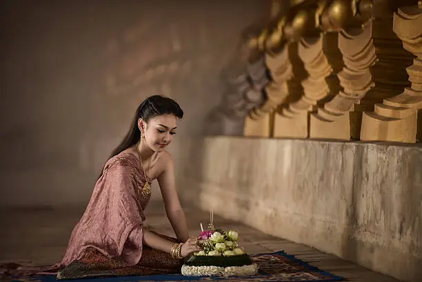 Noppamas Queen Contest in Loy kratong tradition at Wat Phutthaisawan (Phutthaisawan temple), Ayutthaya province, Thailand