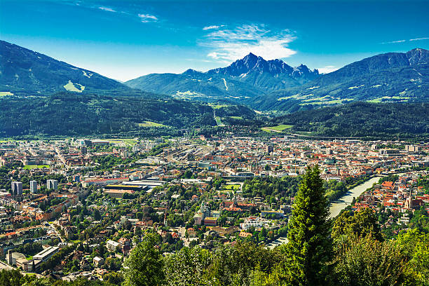 인스브루크 시와 인 밸리, 오스트리아, 위에서 보기 - austria tirol cloud land 뉴스 사진 이미지