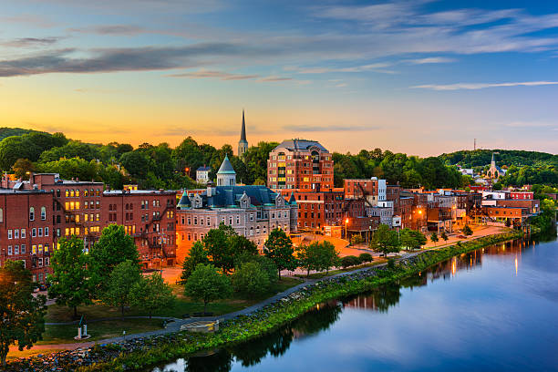 Augusta, Maine, USA Augusta, Maine, USA downtown skyline on the Kennebec River. maine stock pictures, royalty-free photos & images