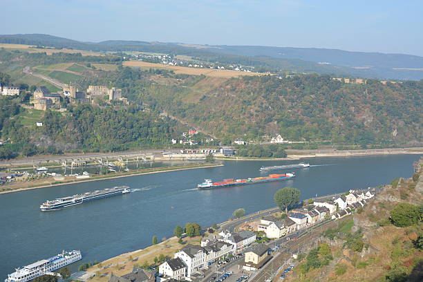 st. goarshausen w pobliżu lorely - rheinfels zdjęcia i obrazy z banku zdjęć