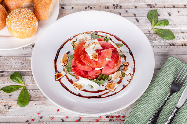 Sandía de postre con queso de cabra - foto de stock