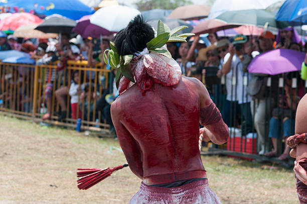 flagelantes que mortificar sí - flagellation fotografías e imágenes de stock