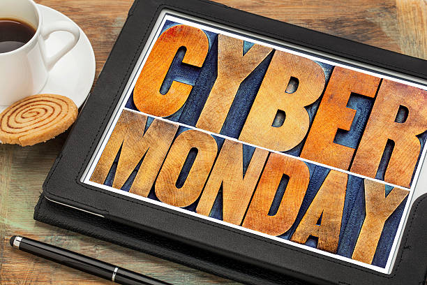 cyber lunedì-concetto di internet shopping - letterpress special wood text foto e immagini stock