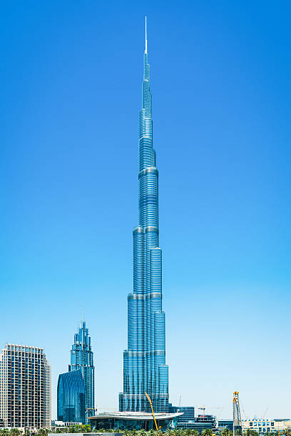 небоскреба «бурдж-халифа» в дубае - editorial tall luxury contemporary стоковые фото и изображения