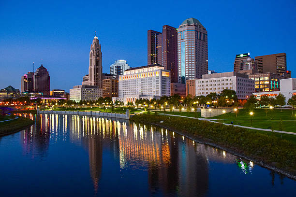istock Sunset Over Columbus, Ohio 614749024