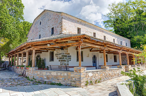 Church of Zoodochos Pigi in Vizitsa village, Pelion, Greece The beautiful and picturesque Vizitsa is located between Milies and Agios Georgios, 30km from Volos and with a view of the Pagasitikos Gulf. pilio greece stock pictures, royalty-free photos & images