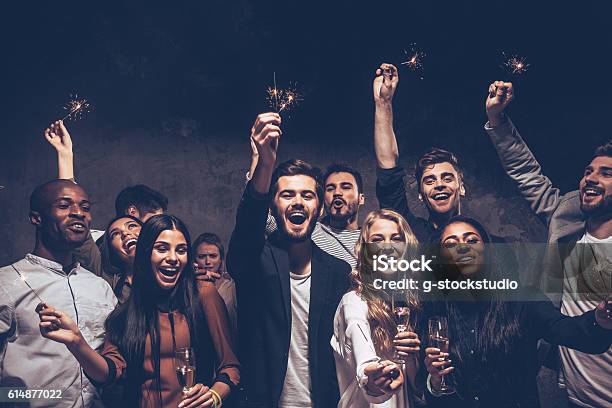 Party Mit Freunden Stockfoto und mehr Bilder von Cool und Lässig - Cool und Lässig, Menschen, Luxus