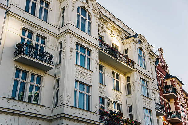 apartamentos en berlín - building exterior architecture built structure old fotografías e imágenes de stock