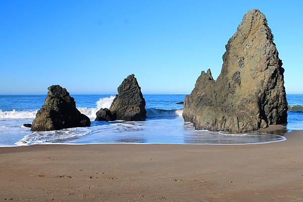 istock Serene Rocky California Beach 614979502