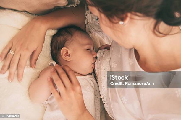 Mom And Baby-foton och fler bilder på Amma - Amma, Bebis, Mor
