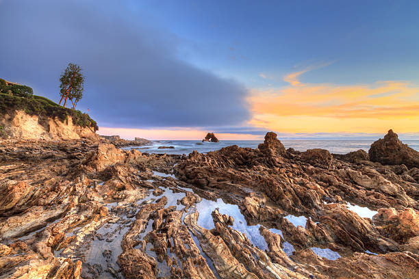 istock Little Corona Beach in Corona Del Mar 615072444
