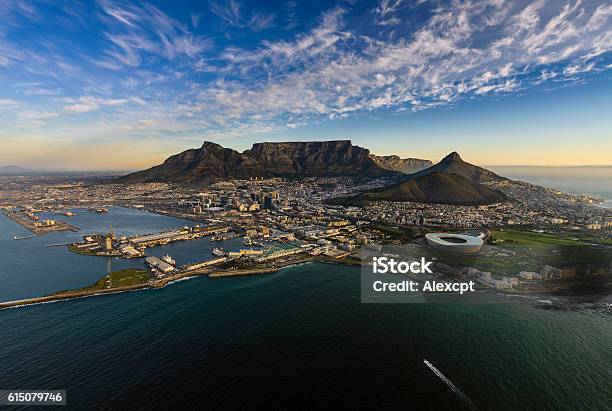 Foto de Antena Table Mountain e mais fotos de stock de Cidade do Cabo - Cidade do Cabo, Montanha da Mesa - África do Sul, Vista Aérea