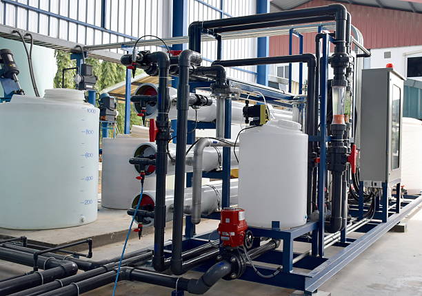 système d’osmose inverse pour plante buveuse d’eau. - desalination plant photos photos et images de collection