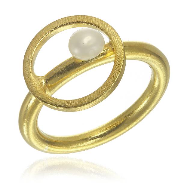 istock Golden ring with pearl isolated on white background 615273514