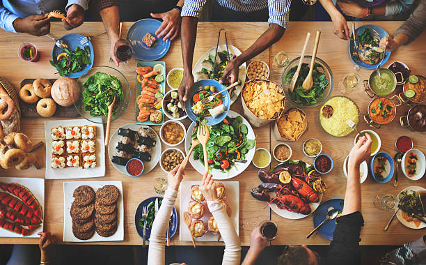 istock Brunch Choice Crowd Dining Food Options Eating Concept 615398488