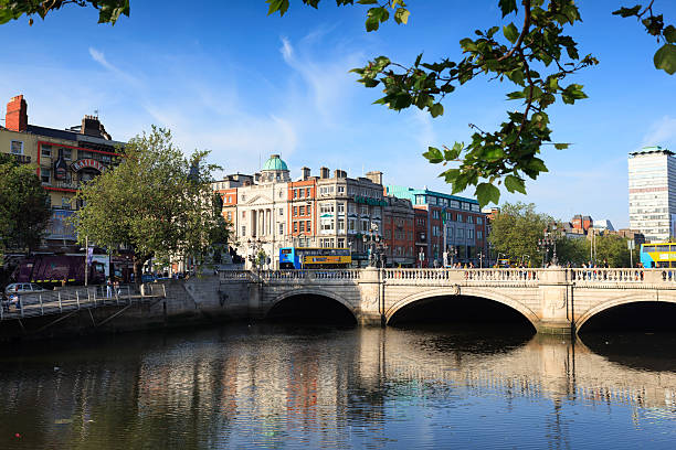 most o'connell w dublinie - oconnell bridge zdjęcia i obrazy z banku zdjęć