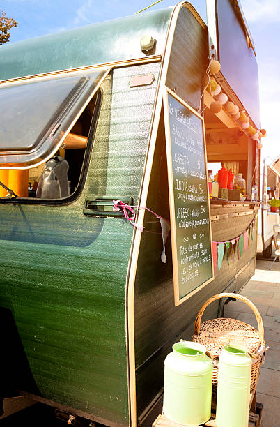 istock Street Food van 615497330