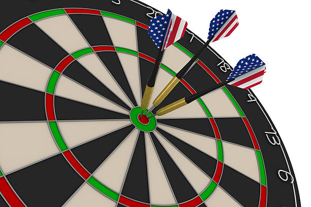 ブルズアイの3つの米国旗ダーツとダーツボード - bulls eye dart darts three objects ストックフォトと画像