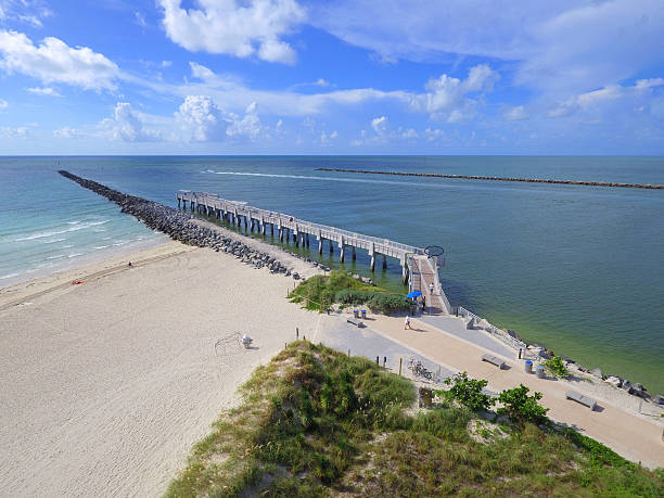 istock Miami Beach fishing pier 615602644