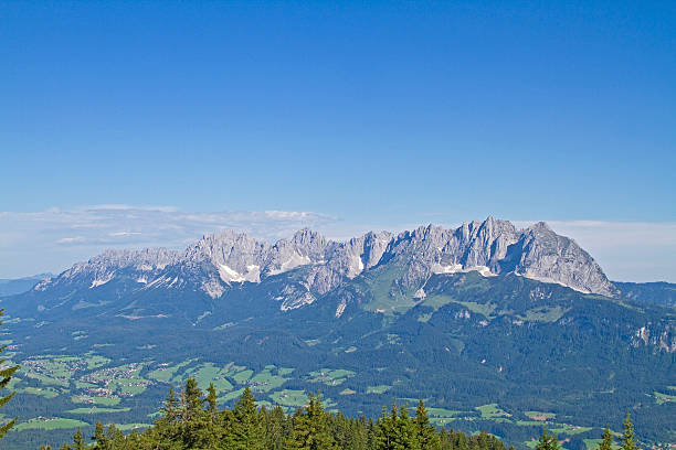 monti kaiser selvaggi - ackerlspitze foto e immagini stock