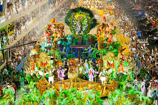 apresentação sambodrome escola de samba no carnaval no rio de janeiro - sambadrome imagens e fotografias de stock