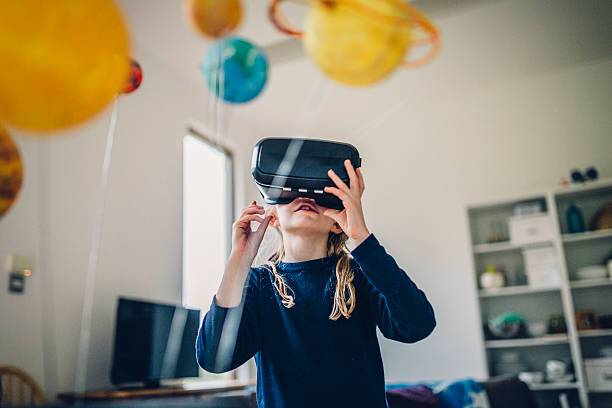 wszystko wygląda tak naprawdę! - sofa indoors childhood technology zdjęcia i obrazy z banku zdjęć