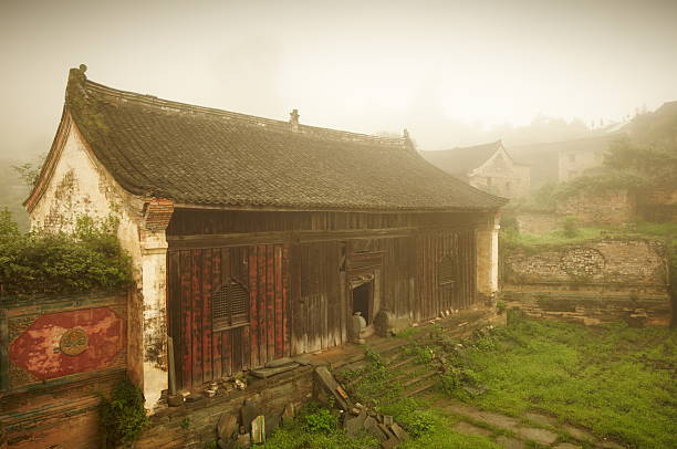 ロング寺院の遺跡 wu の wudangshan - wudangshan ストックフォトと画像