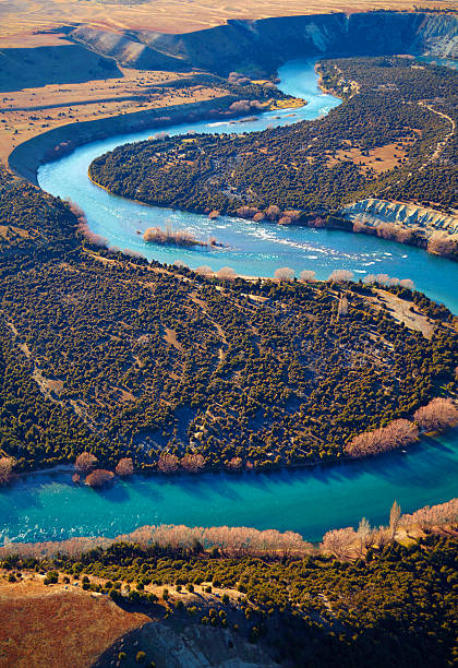 istock The Meandering Clutha River In New Zealand 615706044