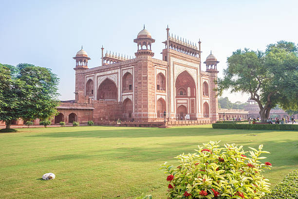 istock The great gate to Taj Mahal 615721984