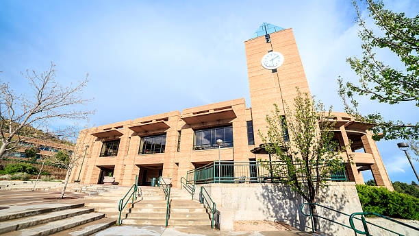 edifício da universidade de colorado spring, co, eua - university of colorado - fotografias e filmes do acervo
