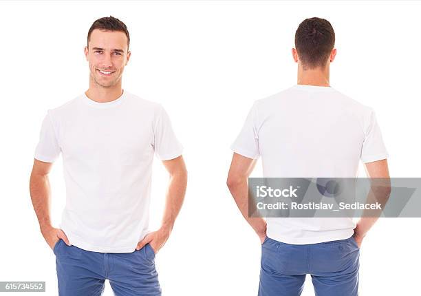 Uomo Felice In Tshirt Bianca - Fotografie stock e altre immagini di Maglietta - Maglietta, Bianco, Caucasico
