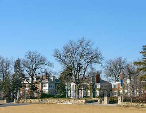 Cityscape with beautiful mansions in the center of Kansas city, Missouri