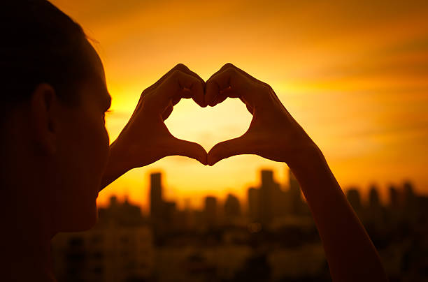 istock Love in the city 615793860