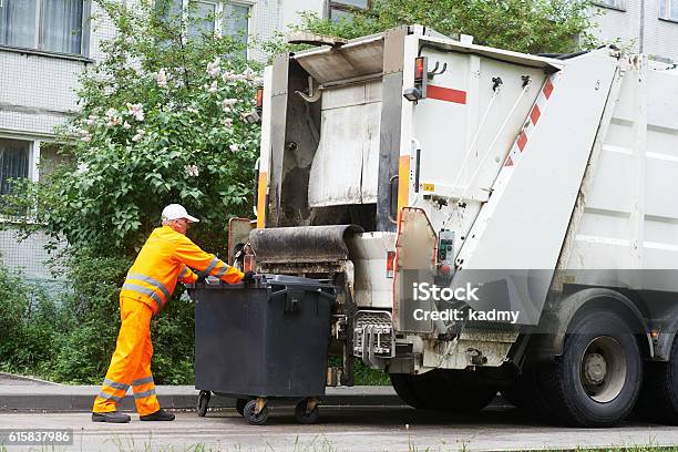 Urban Recycling Abfall Und Müllservices Stockfoto und mehr Bilder von Müllauto - Müllauto, Müllmann, Müll