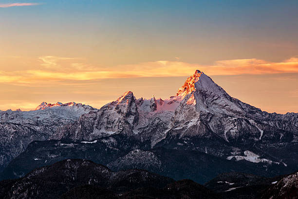 watzmann at sunrise in winter - sunrise european alps mountain alpenglow imagens e fotografias de stock