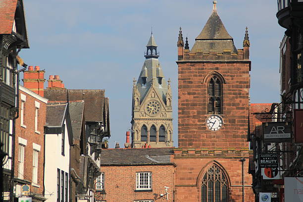 знаменитые здания честера, великобритания - chester england church cathedral tower стоковые фото и изображения