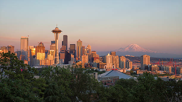 Sunset Seattle from Kerry Park washington state stock pictures, royalty-free photos & images