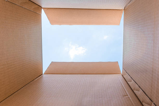 pensar "fora da caixa” - warehouse corrugated two dimensional shape distribution warehouse - fotografias e filmes do acervo