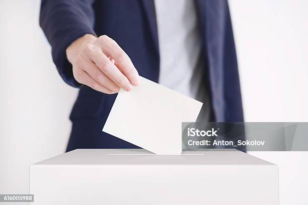 La Votación Foto de stock y más banco de imágenes de Votar - Votar, Urna de voto, Elecciones