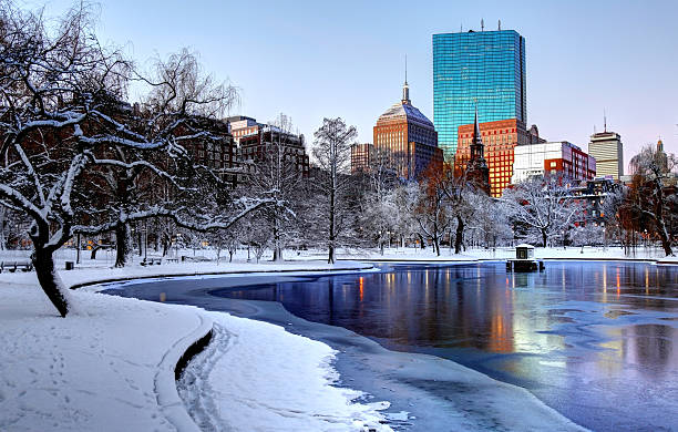 冬季には、ボストンパブリックガーデン - boston massachusetts new england back bay ストックフォトと画像