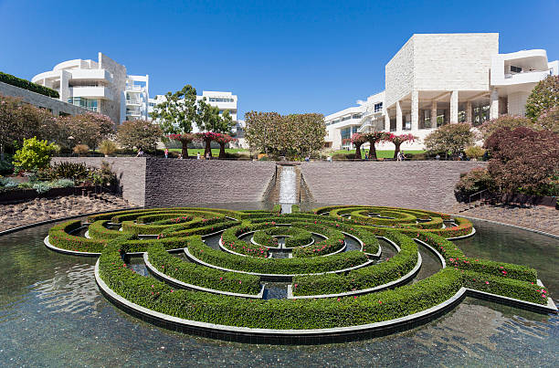 https://media.istockphoto.com/id/616096350/photo/the-j-paul-getty-museum-gardens.jpg?s=612x612&w=0&k=20&c=9yrfykpauud4fVoaJGDDpibcz6X3wvgX-lI8LbsvQcI=