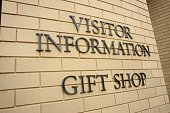 besucherinformation-und-geschenkshop-sch