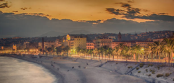 nice, france: vue nocturne sur la vieille ville, promenade des anglais - france european alps provence alpes cote dazur mountain photos et images de collection