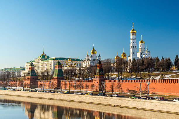 晴れた日のモスクワクレムリンのパノラマ、ロシア - moscow russia russia river panoramic ストックフォトと画像